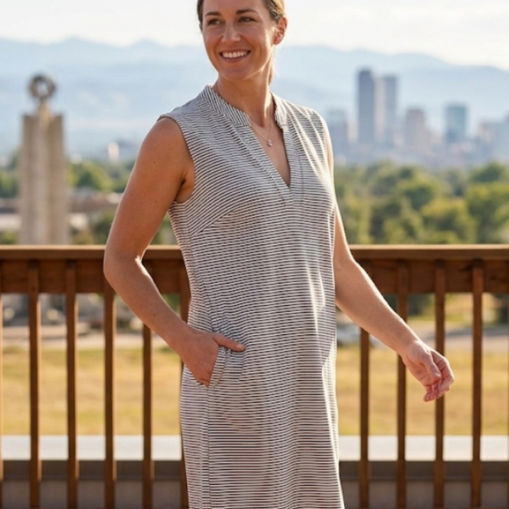 Carve Designs Striped Sleeveless Split-Neck Dress with Pockets Size Medium